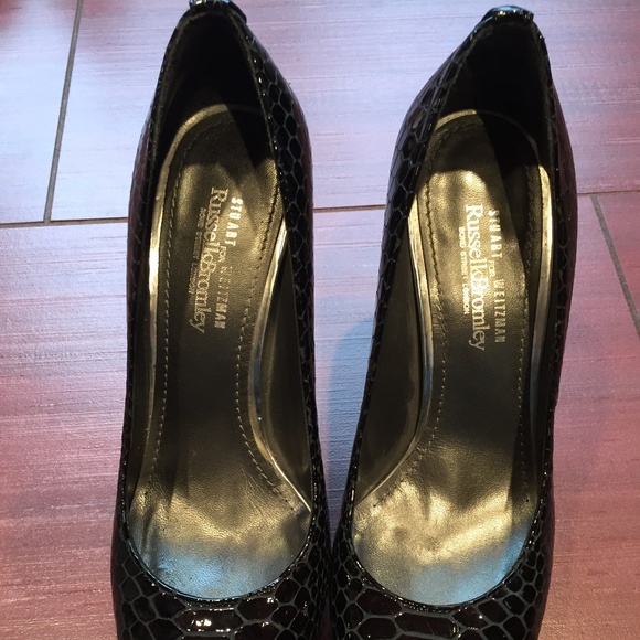 STUART WEITZMAN FOR RUSSELL & BROMLEY RED PATENT LEATHER  Stuart Weitzman for Russell & Bromley patent leather platform pumps